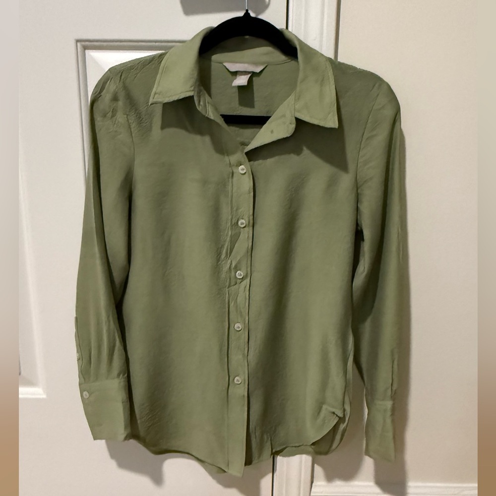 H&M Olive Green Casual Button-Down Shirt XS